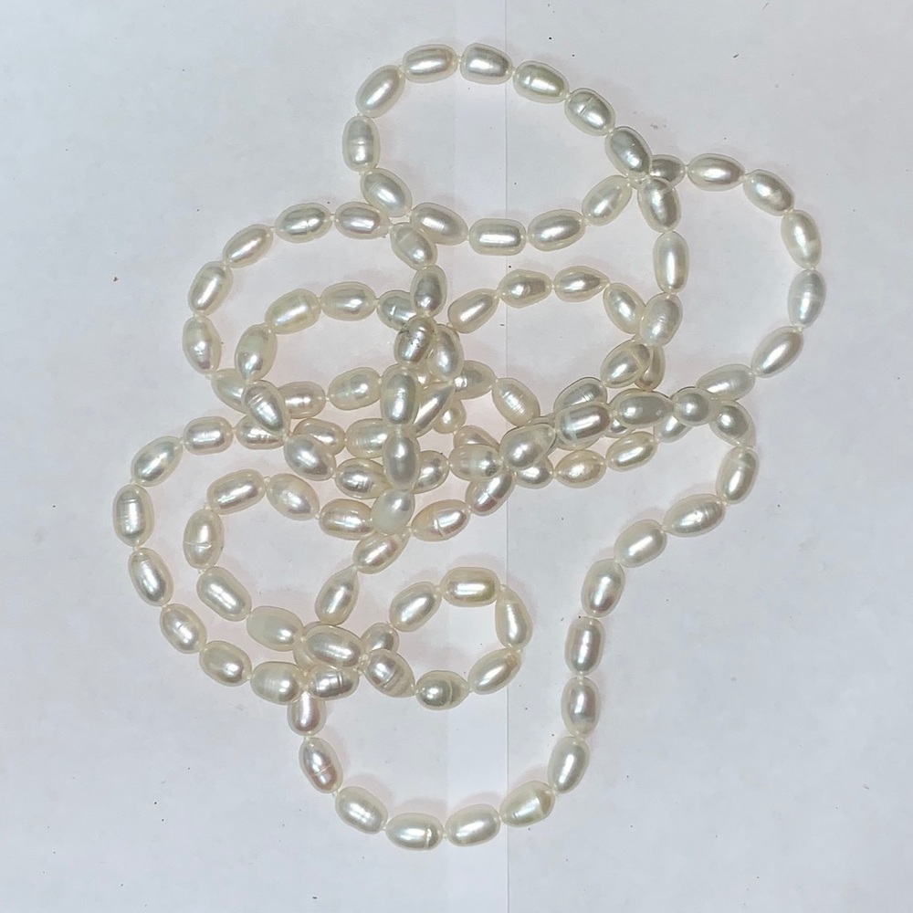 EUC Freshwater Pearl Endless Strand Necklace